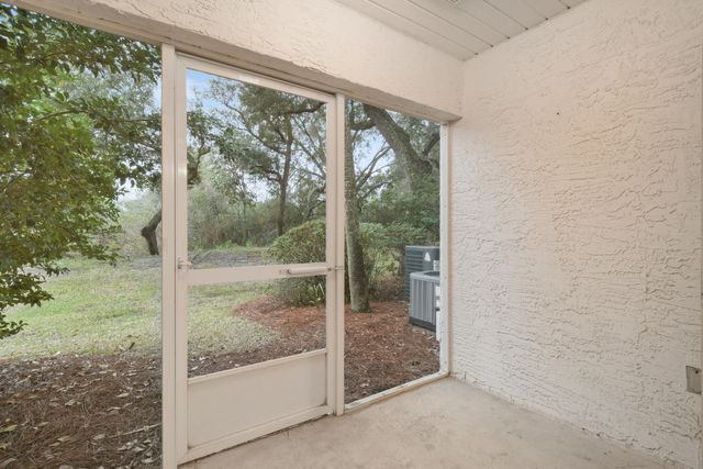4276 Calinda Lane APT 112, Niceville, FL 32578