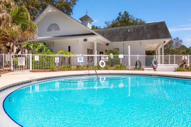 4276 Calinda Lane APT 112, Niceville, FL 32578