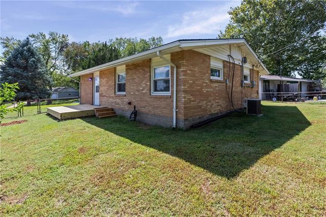 800 Marilynn Avenue, Liberty, MO 64068