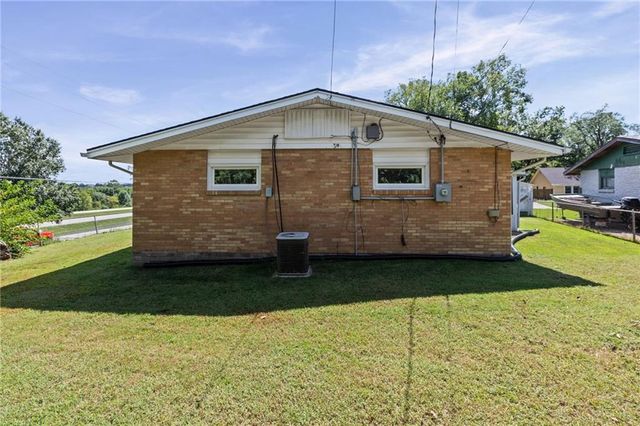 800 Marilynn Avenue, Liberty, MO 64068