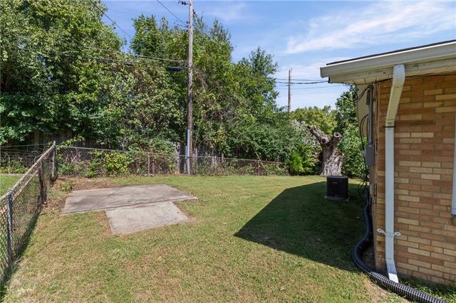 800 Marilynn Avenue, Liberty, MO 64068