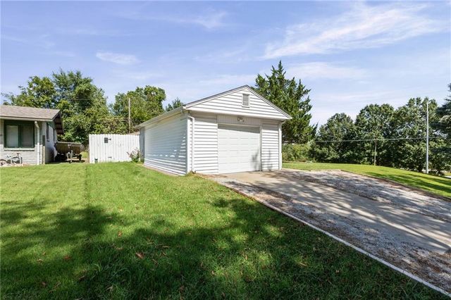 800 Marilynn Avenue, Liberty, MO 64068