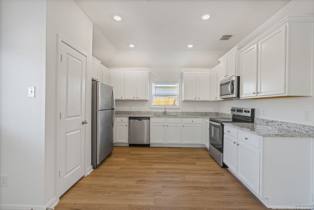 16012 Stratford Cove, Lytle, TX 78052