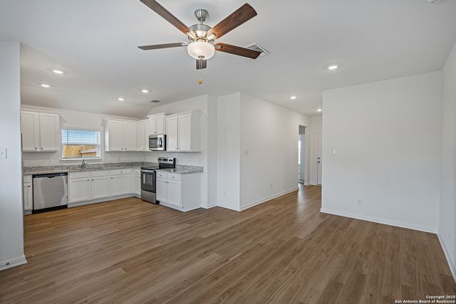 16012 Stratford Cove, Lytle, TX 78052