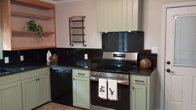 105 Magnolia Circle, Enterprise, AL 36330