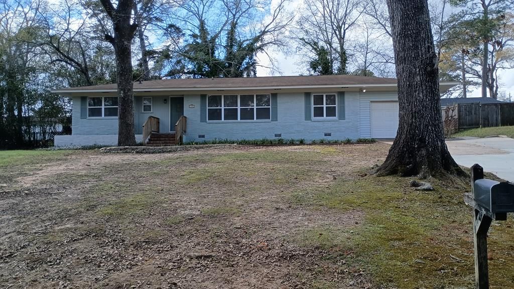 105 Magnolia Circle, Enterprise, AL 36330