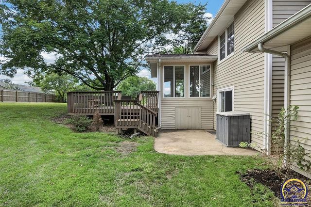 3539 NW 45th Ct, Topeka, KS 66618
