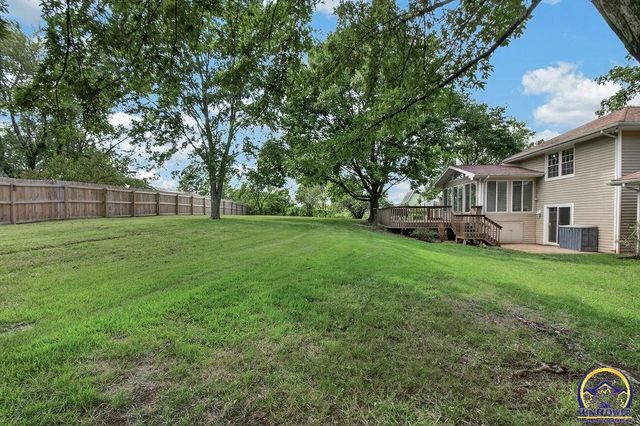 3539 NW 45th Ct, Topeka, KS 66618
