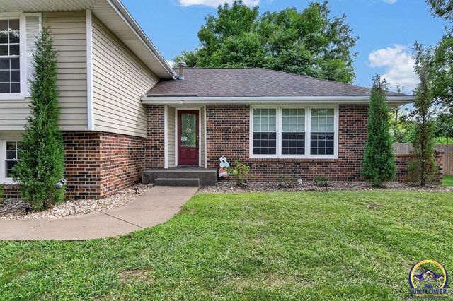 3539 NW 45th Ct, Topeka, KS 66618