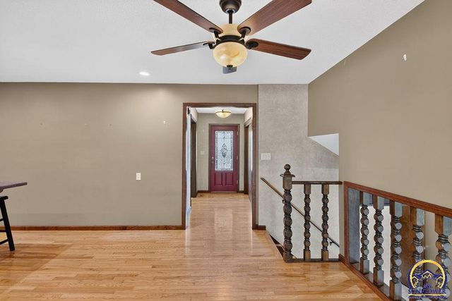 3539 NW 45th Ct, Topeka, KS 66618