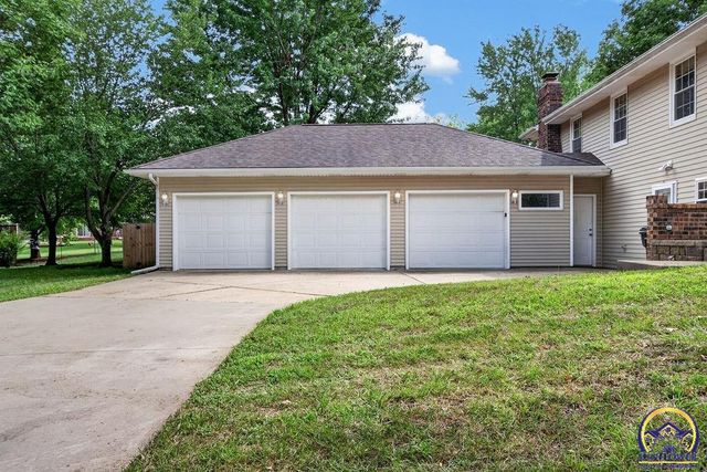 3539 NW 45th Ct, Topeka, KS 66618