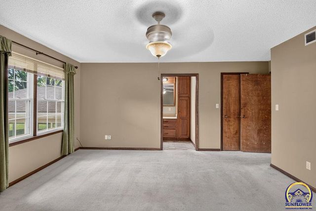 3539 NW 45th Ct, Topeka, KS 66618