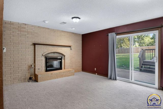 3539 NW 45th Ct, Topeka, KS 66618