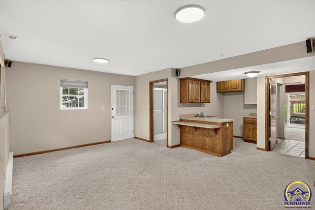 3539 NW 45th Ct, Topeka, KS 66618