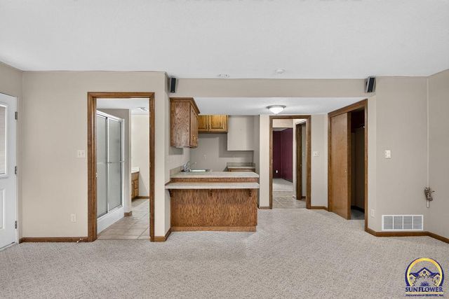 3539 NW 45th Ct, Topeka, KS 66618