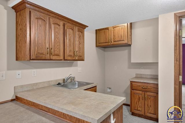 3539 NW 45th Ct, Topeka, KS 66618