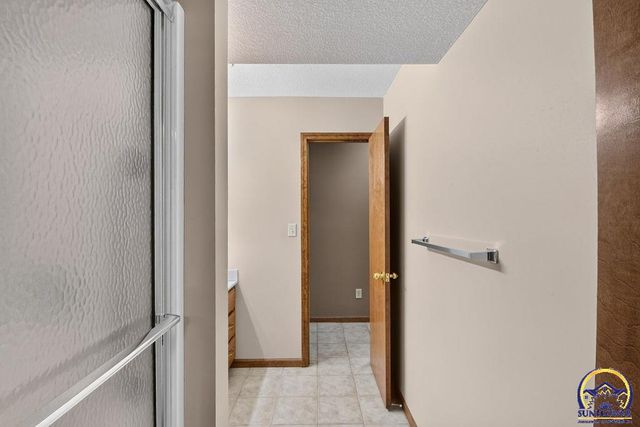 3539 NW 45th Ct, Topeka, KS 66618