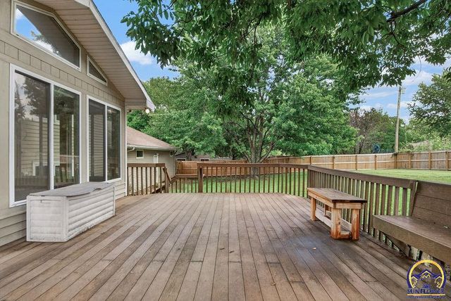 3539 NW 45th Ct, Topeka, KS 66618