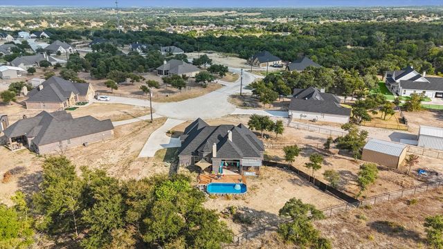 2021 Louie Lane, Springtown, TX 76082