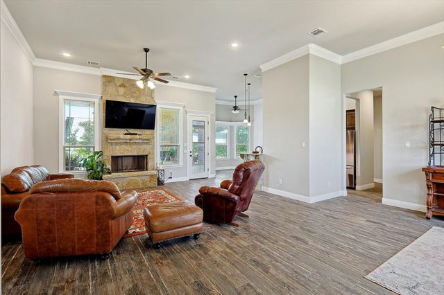2021 Louie Lane, Springtown, TX 76082