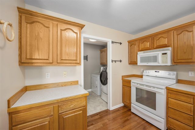 1588 Gander Hill Drive, Holt, MI 48842