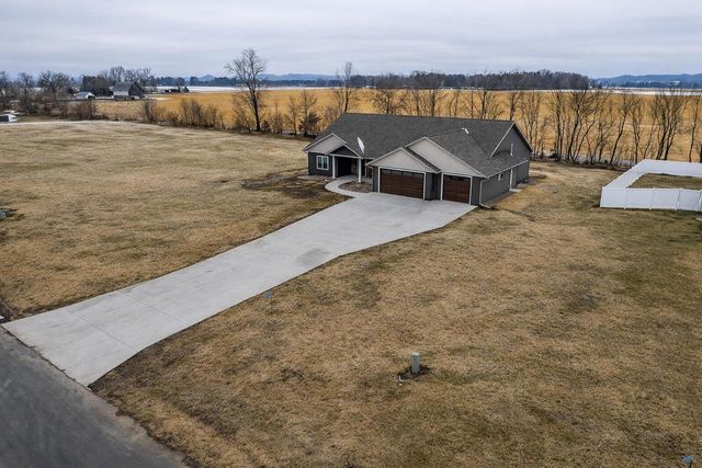 W24362 Fairway DRIVE, Trempealeau, WI 54661
