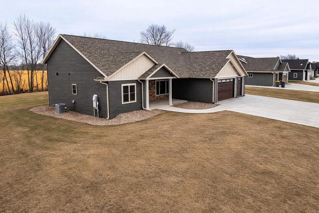 W24362 Fairway DRIVE, Trempealeau, WI 54661