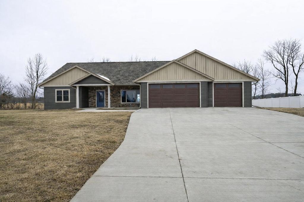 W24362 Fairway DRIVE, Trempealeau, WI 54661