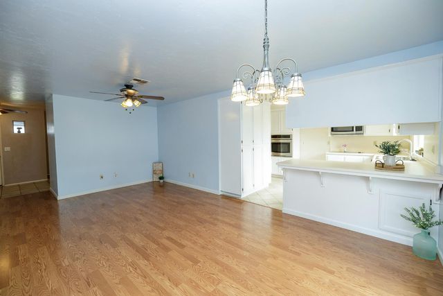 495 Valdapena Way, Escalon, CA 95320