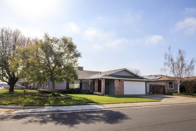 495 Valdapena Way, Escalon, CA 95320