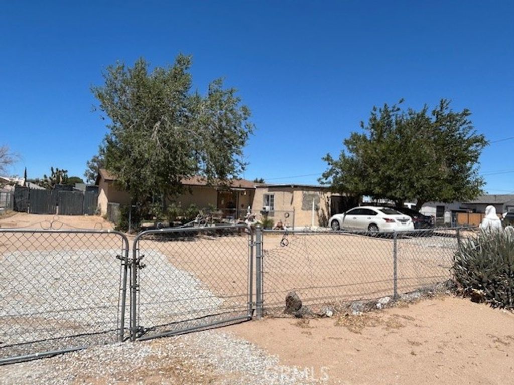 10784 Kern, Hesperia, CA 92345
