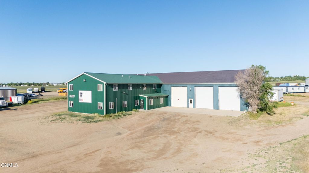 4319 16th Avenue W, Williston, ND 58801