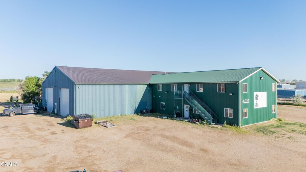 4319 16th Avenue W, Williston, ND 58801 photo 2