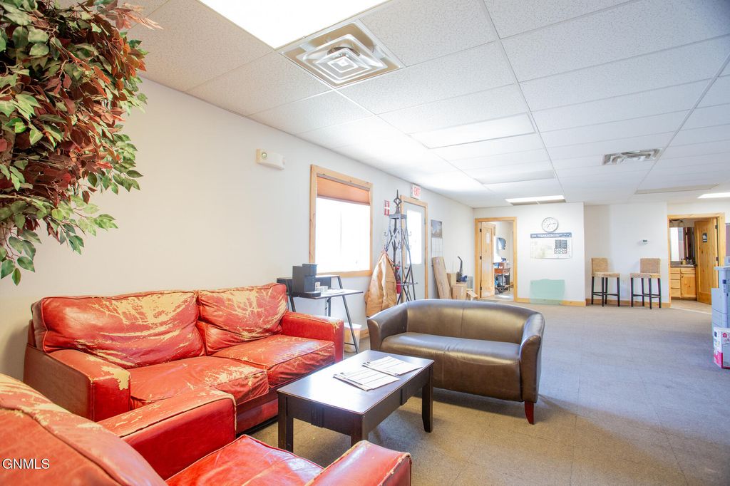 4319 16th Avenue W, Williston, ND 58801 photo 4