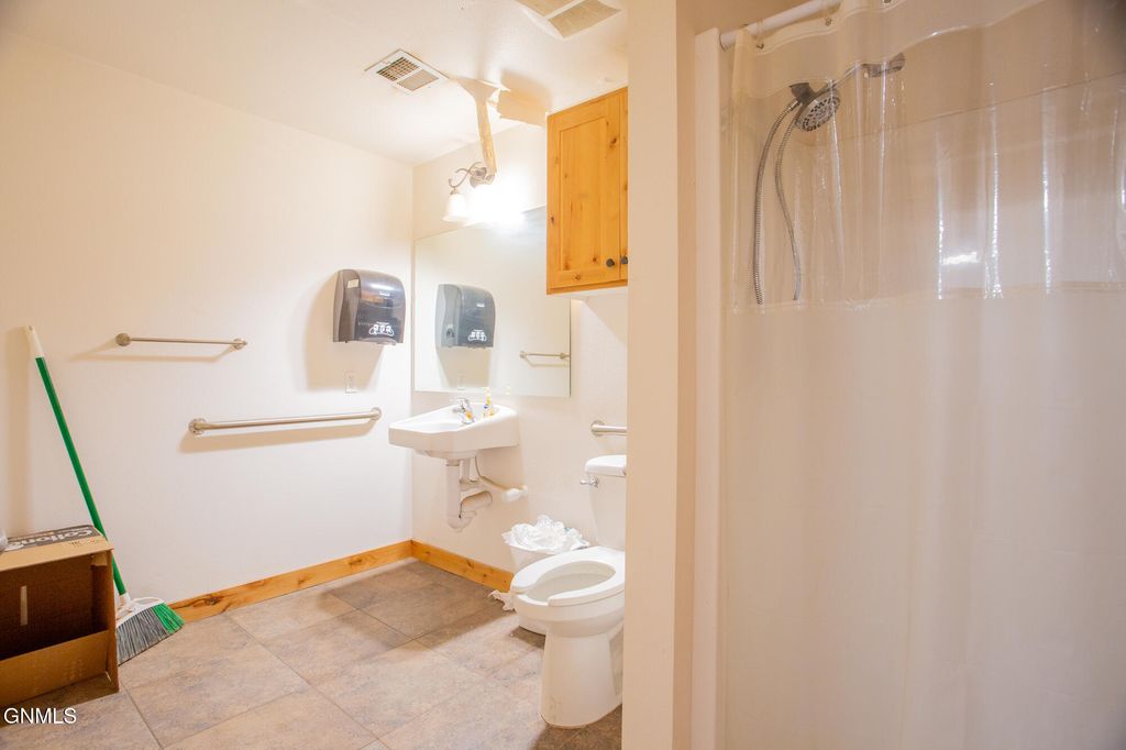 4319 16th Avenue W, Williston, ND 58801 photo 9