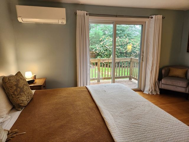 10 Howard Ave, Bourne, MA 02553