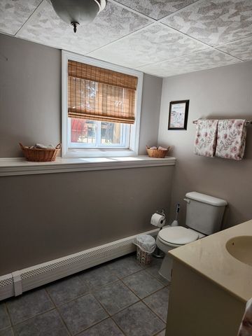 10 Howard Ave, Bourne, MA 02553