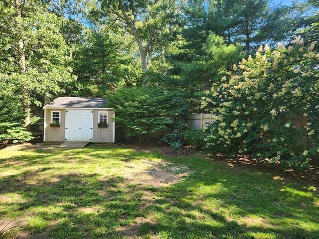 10 Howard Ave, Bourne, MA 02553