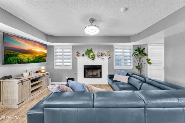 427 Winter Spring Place, El Paso, TX 79928