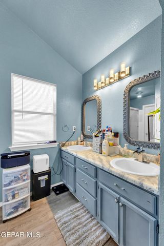 427 Winter Spring Place, El Paso, TX 79928