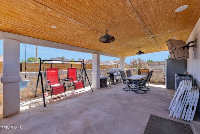 427 Winter Spring Place, El Paso, TX 79928