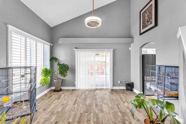 427 Winter Spring Place, El Paso, TX 79928