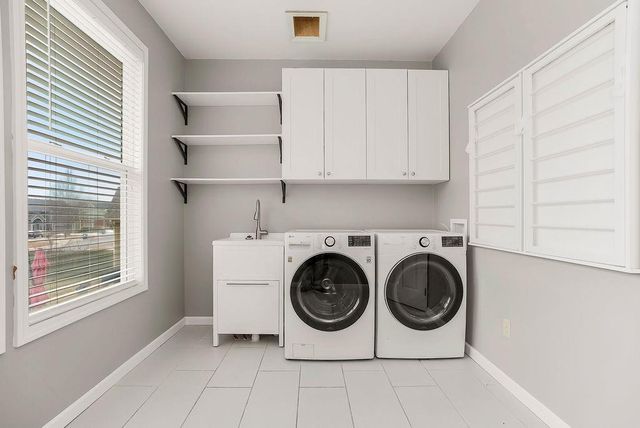 21703 W 57th Terrace, Shawnee, KS 66218