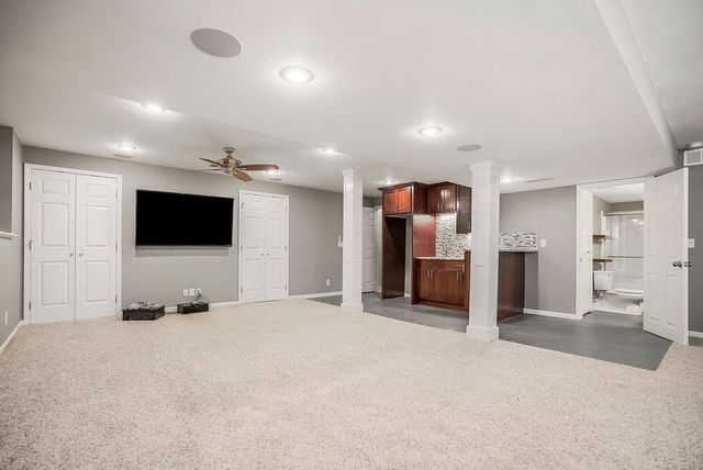 21703 W 57th Terrace, Shawnee, KS 66218