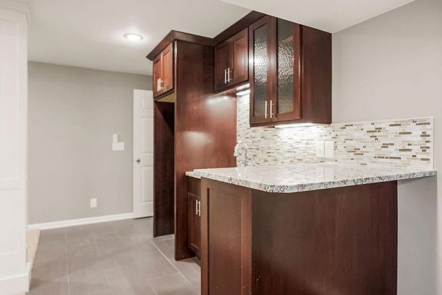 21703 W 57th Terrace, Shawnee, KS 66218