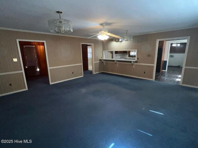 141 W Thomas Drive, Jacksonville, NC 28546