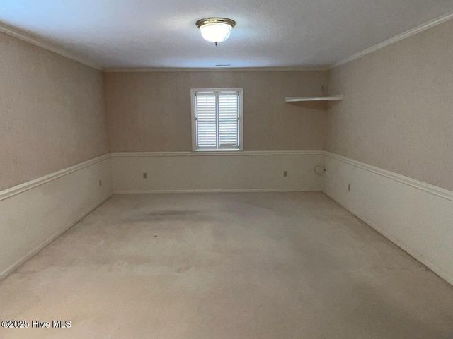 141 W Thomas Drive, Jacksonville, NC 28546