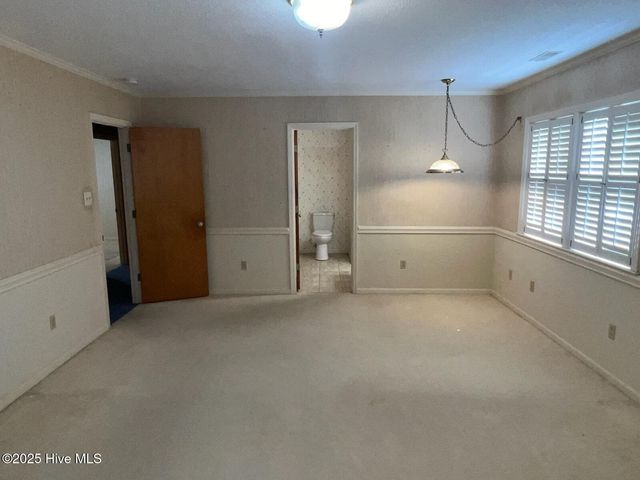 141 W Thomas Drive, Jacksonville, NC 28546