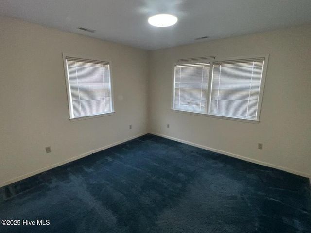 141 W Thomas Drive, Jacksonville, NC 28546