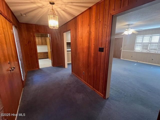141 W Thomas Drive, Jacksonville, NC 28546